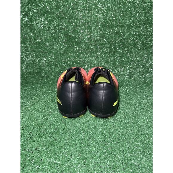 Nike Mercurial Victory Soccer Cleats Kids Size 3.5Y Black Orange Shoe 831945-870 - Picture 6 of 9